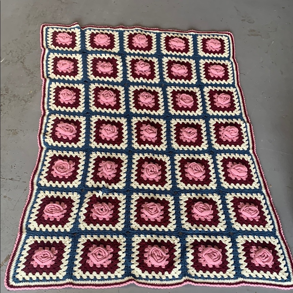 Vintage handmade 3D rose blanket